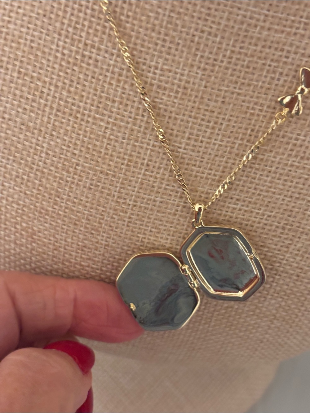 Kendra Scott Gold-Tone Necklace with Pink Rose Pendant - Picture 4 of 6